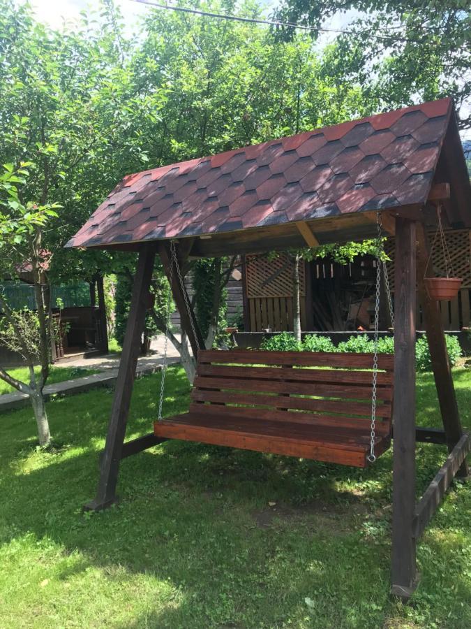 Садиба Диво Квітка Tatariv Exterior photo